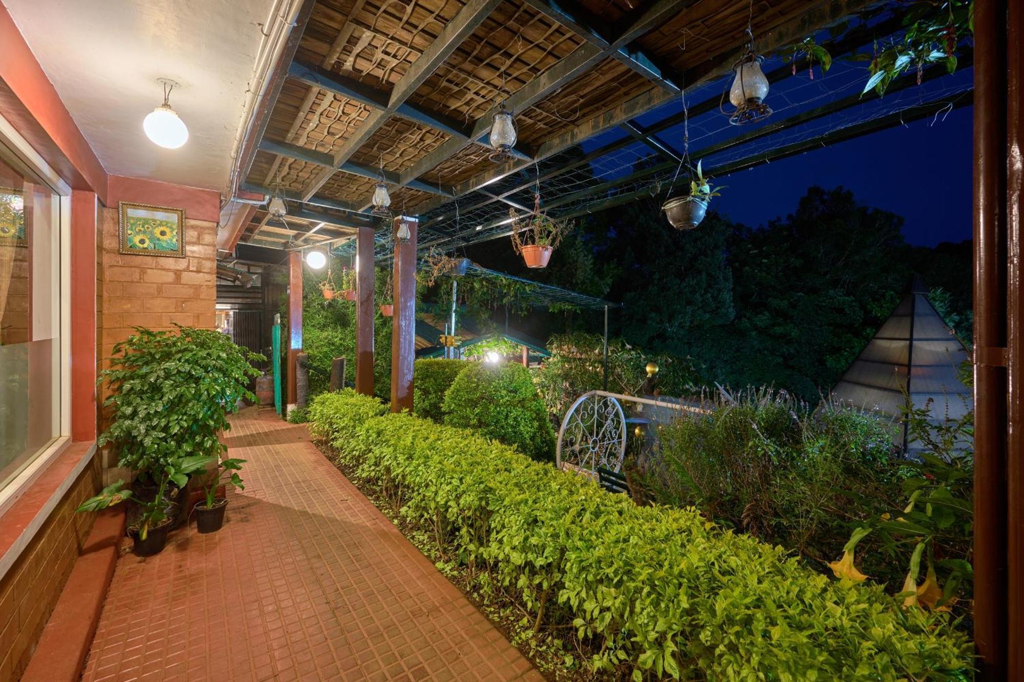 De Rock Jungle Living Resort Coonoor Esterno foto